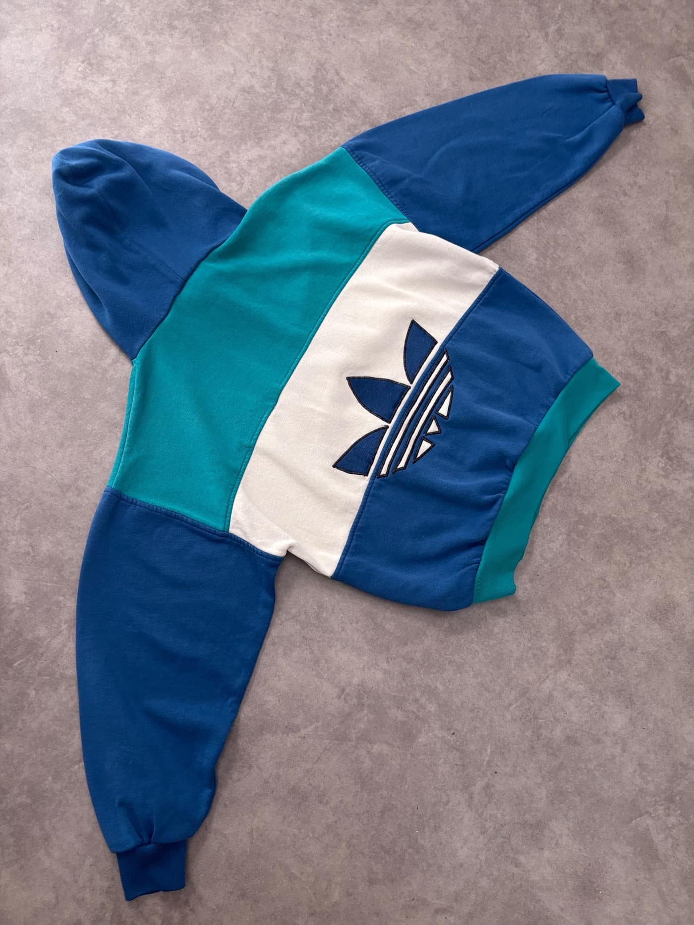 Adidas Vintage 80s Hoodie Made In Taiwan - view 3 - Fabricsonder