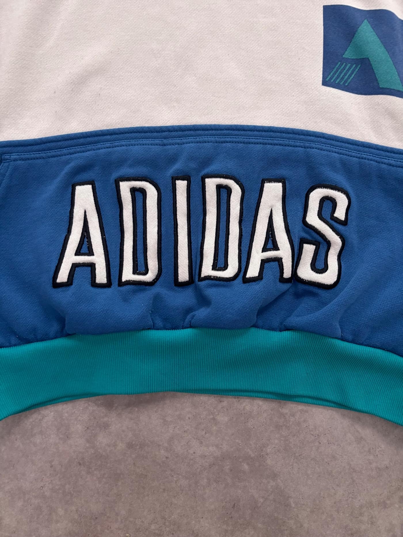 Adidas Vintage 80s Hoodie Made In Taiwan - view 7 - Fabricsonder