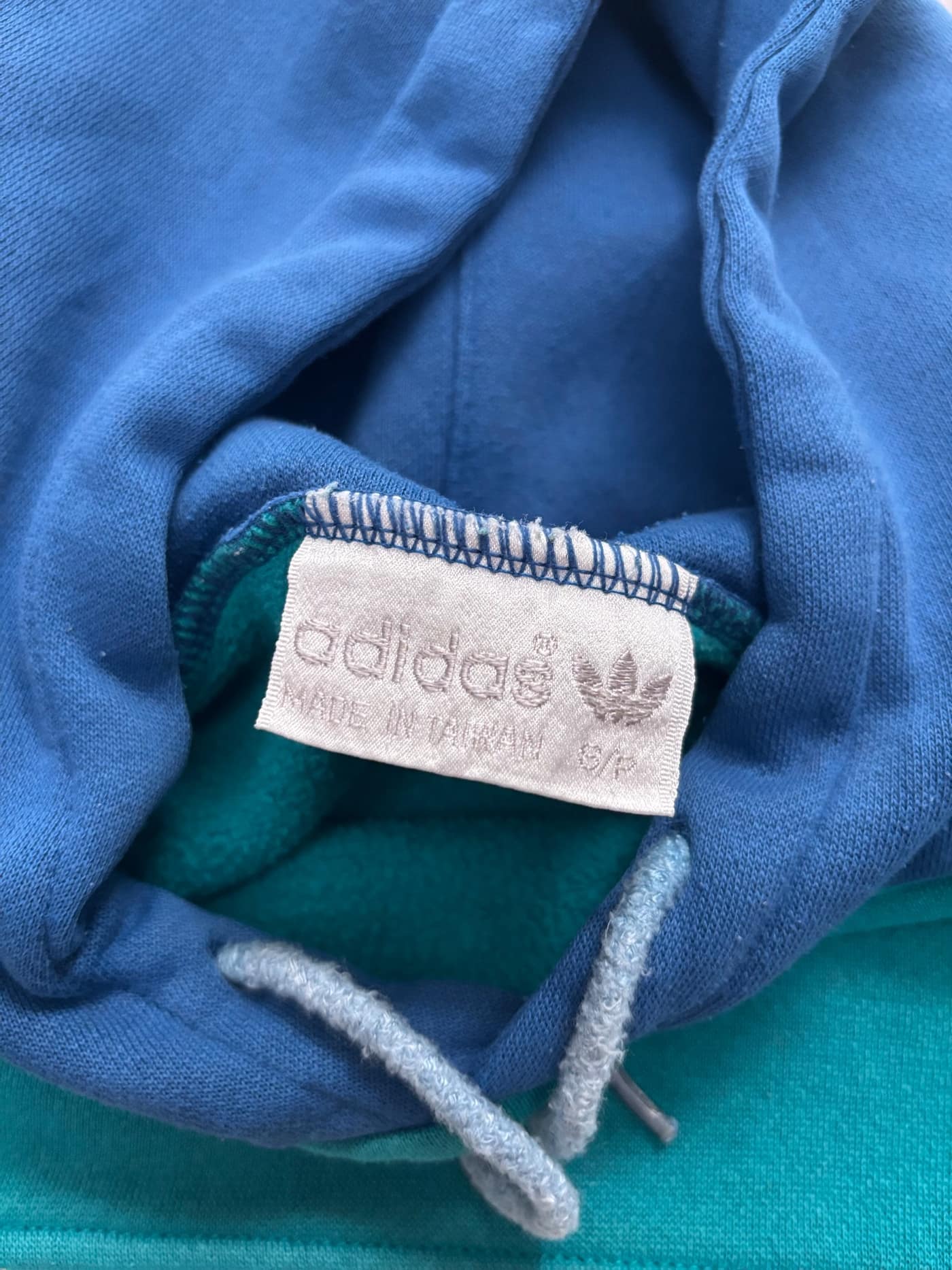 Adidas Vintage 80s Hoodie Made In Taiwan - view 4 - Fabricsonder