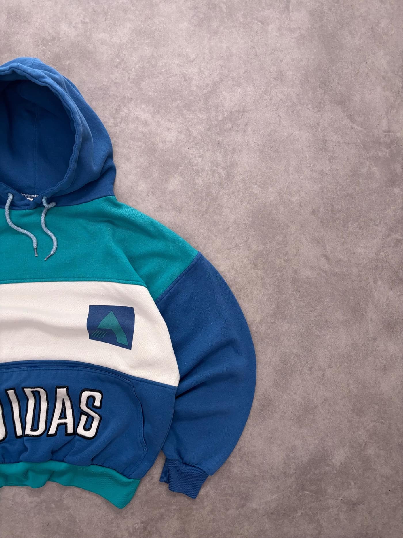 Adidas Vintage 80s Hoodie Made In Taiwan - view 2 - Fabricsonder