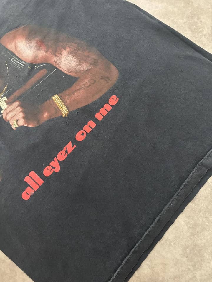 Tupac Vintage Original Tupac Sunfaded And Distressed T Shirt - view 3 - Fabricsonder